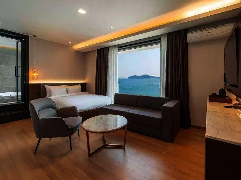 Stubborn Hotel Кодже Екстер'єр фото